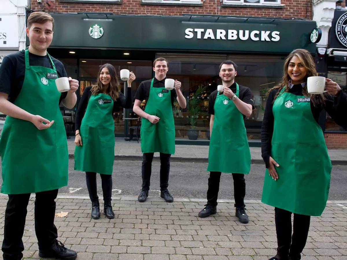 Starbucks sta Assumendo: Stipendi competitivi e vantaggi esclusivi